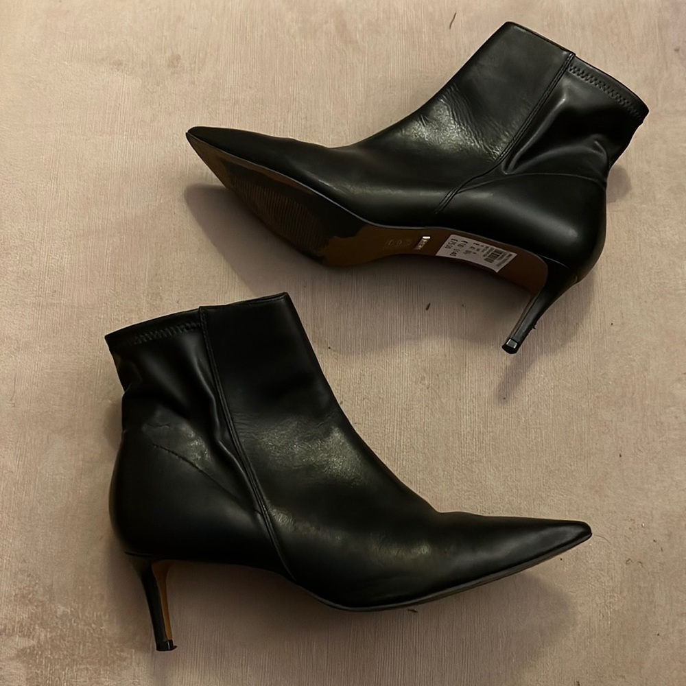 TOPSHOP pointy toe ankle booties kitten heel